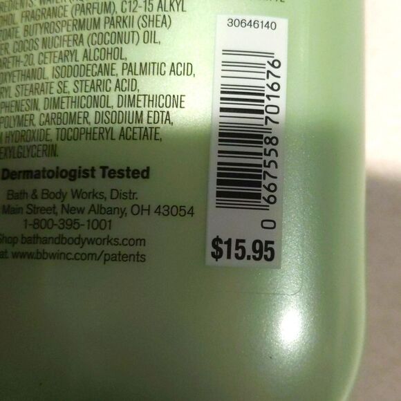 Bath & Body Works Vanilla Bean Noel, 8 FL OZ, Daily Nourishing Body Lotion - Picture 3 of 4